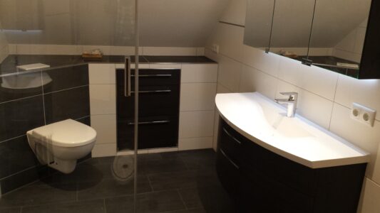 modernes Bad einrichten